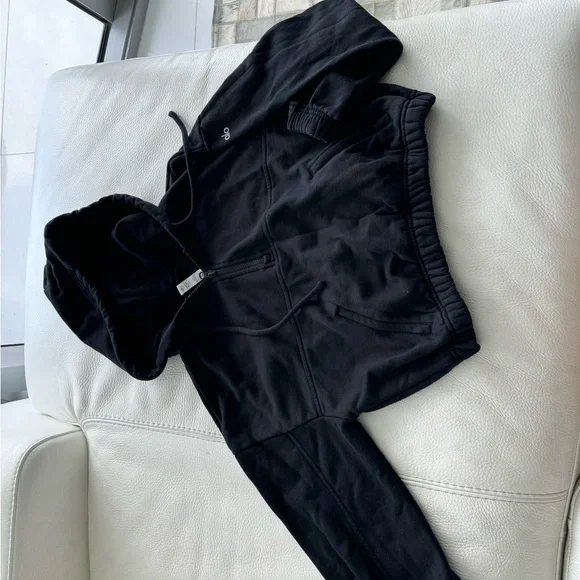 Cropped Alo yoga hoodie - Picture 2 of 4